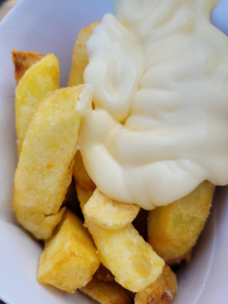 Papas fritas holandesas - Menneken Pis